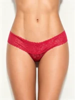 Panty tipo brasilera en encaje rojo