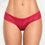 Panty tipo brasilera en encaje rojo