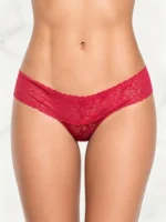 Panty tipo brasilera en encaje rojo
