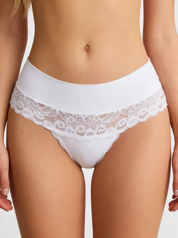 Hilo talle alto en encaje blanco